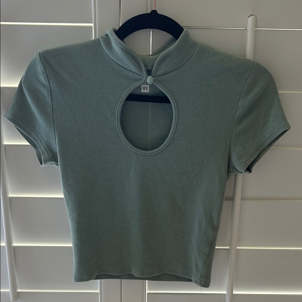 Me to We Sage Keyhole Short Sleeve Top